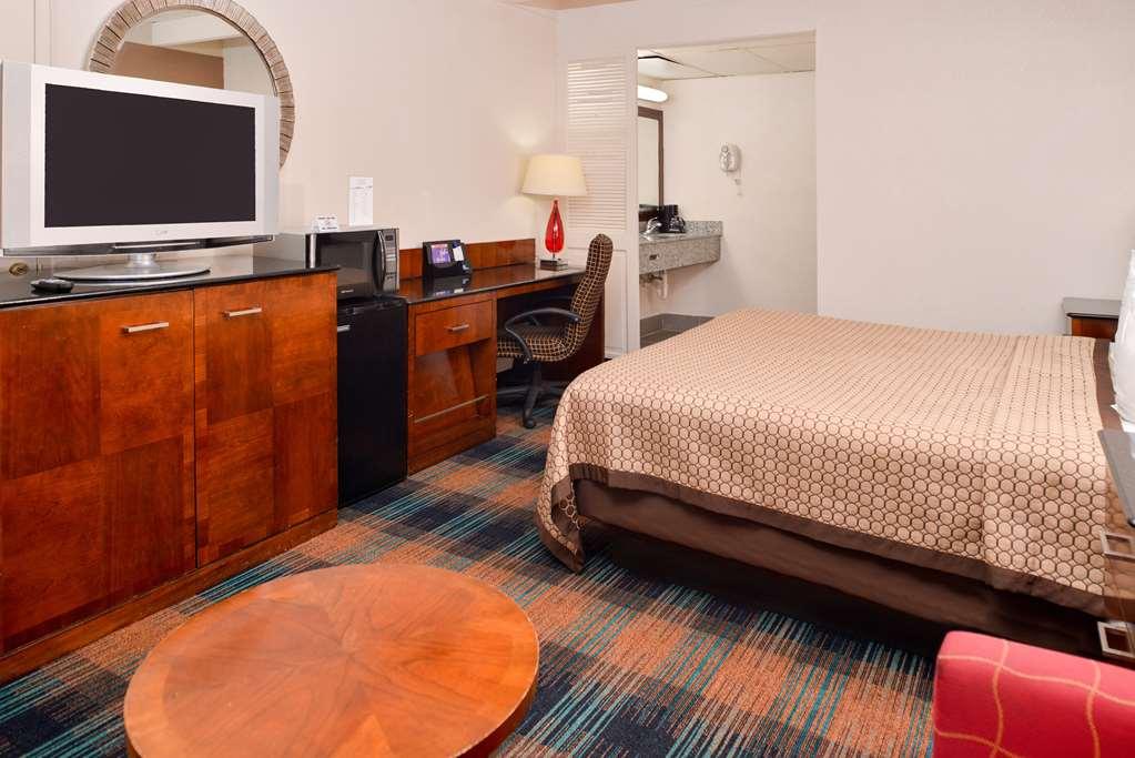 Americas Best Value Inn Augusta Historic Downtown Room photo