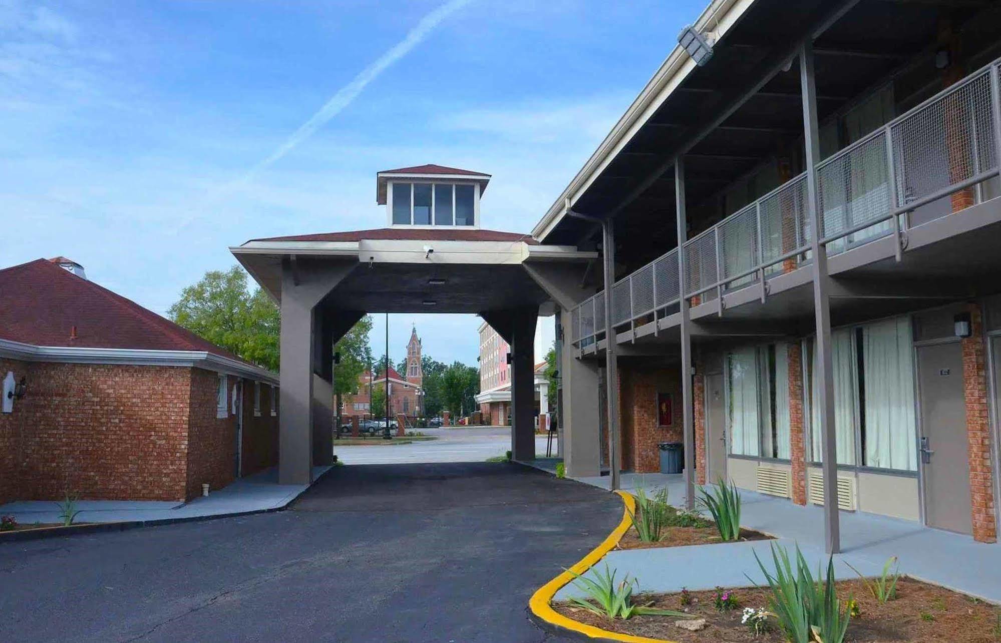 Americas Best Value Inn Augusta Historic Downtown Exterior photo