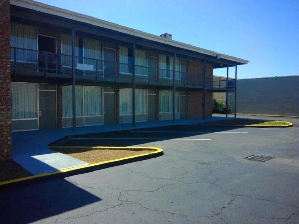 Americas Best Value Inn Augusta Historic Downtown Exterior photo